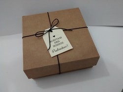 Caixa feita com papel kraft