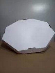 caixa de pizza branca
